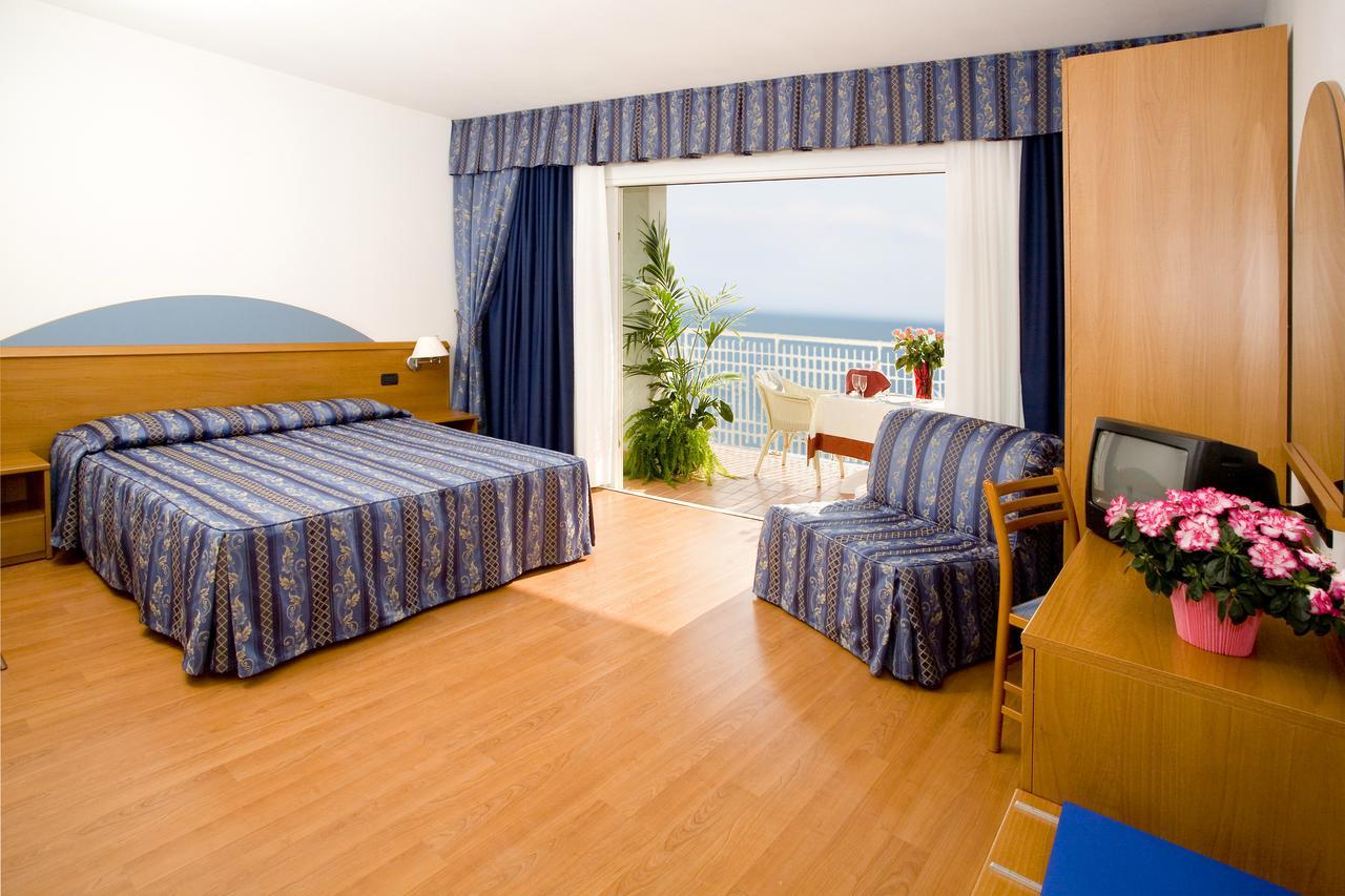 Hotel Adria Sul Mare Caorle Exterior foto